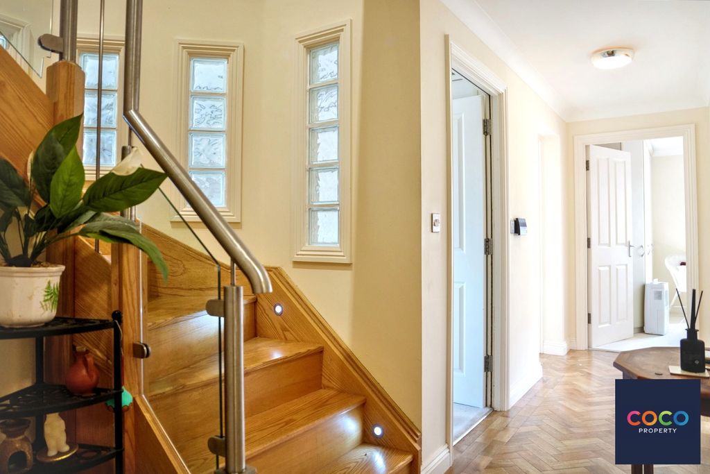 Property photo 3 of 11 4773114