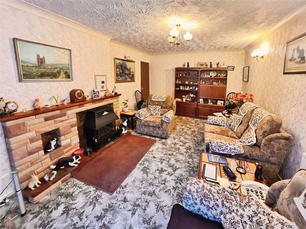 Property photo 2 of 15 Lounge