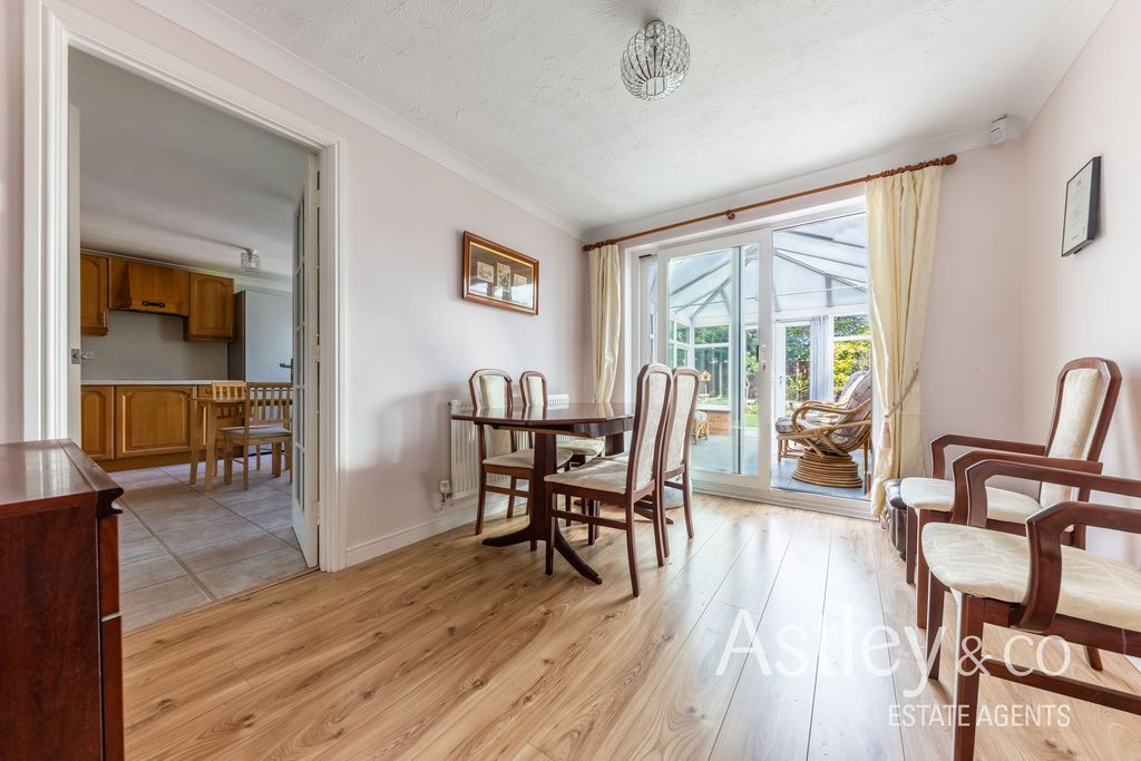 Property photo 3 of 19 Dining