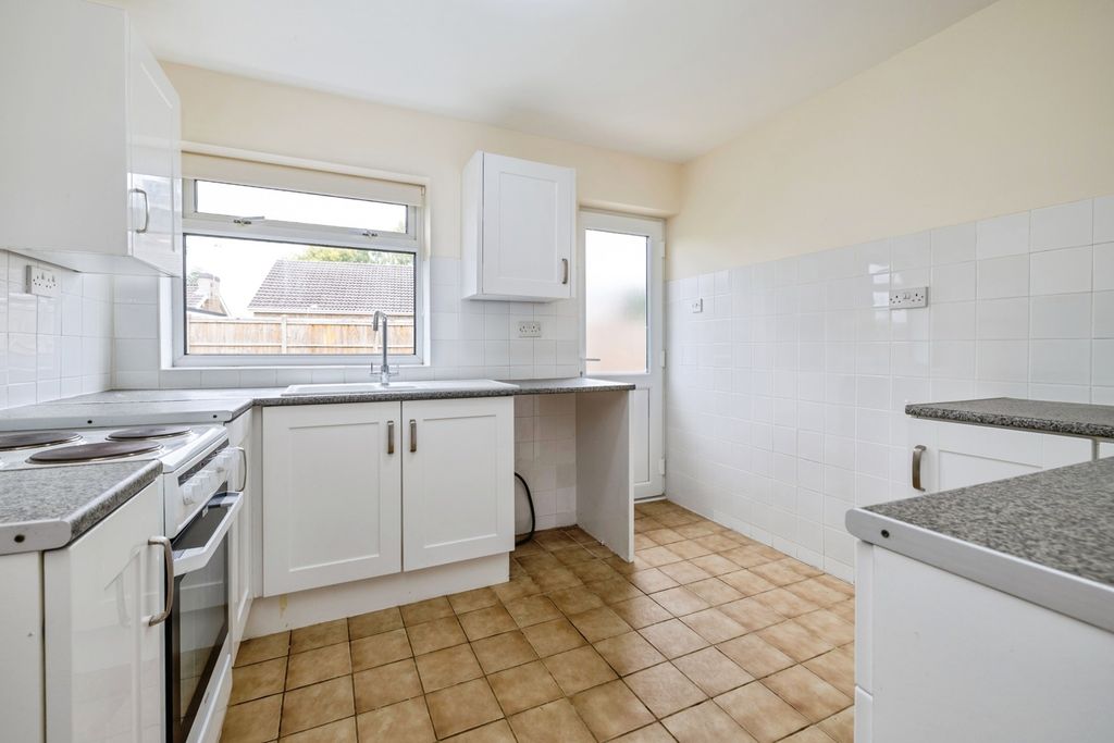 Property photo 3 of 20 Kitchen