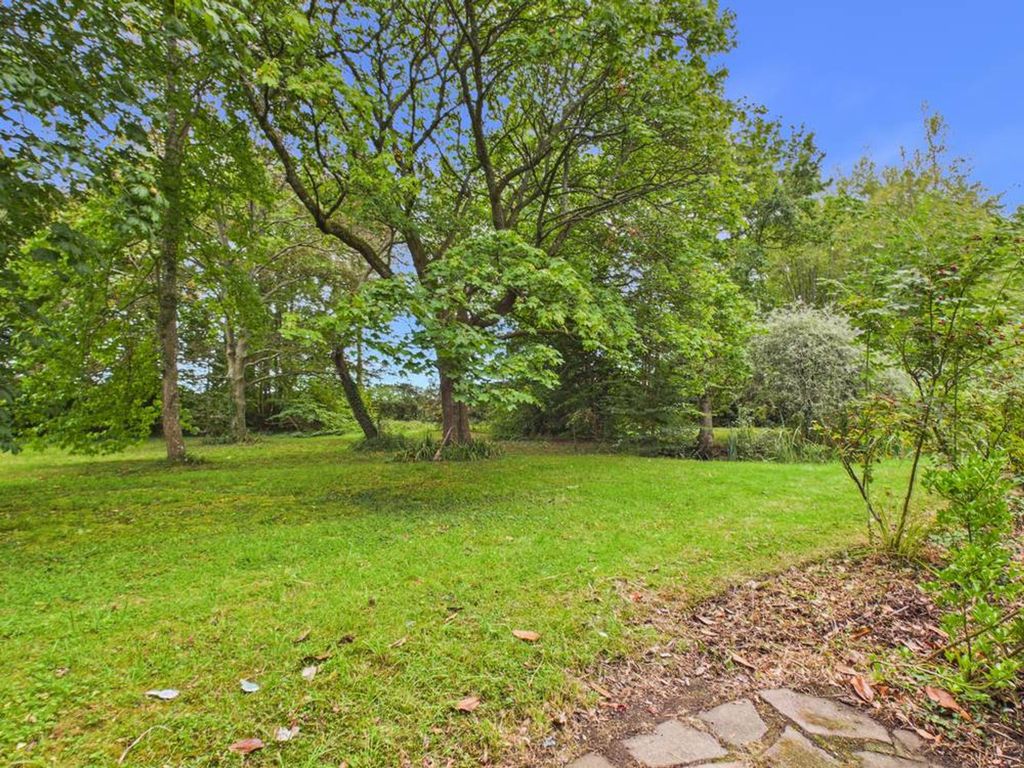 Property photo 3 of 10 Garden