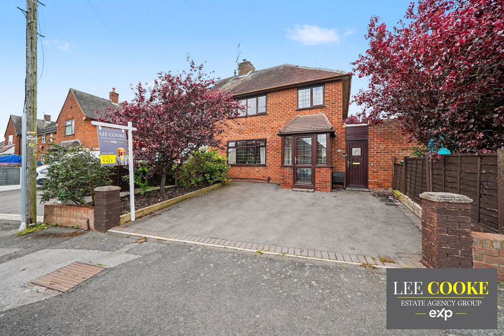 Property photo 1 of 32