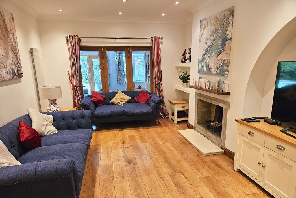 Property photo 2 of 19