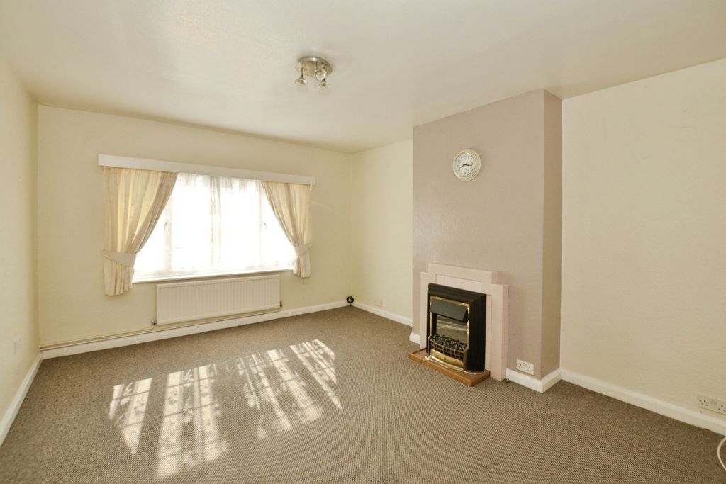 Property photo 3 of 11 Photo