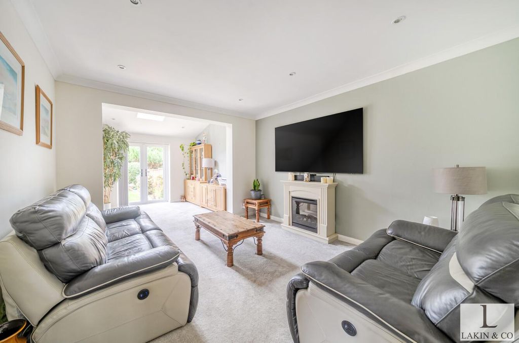 Property photo 2 of 20