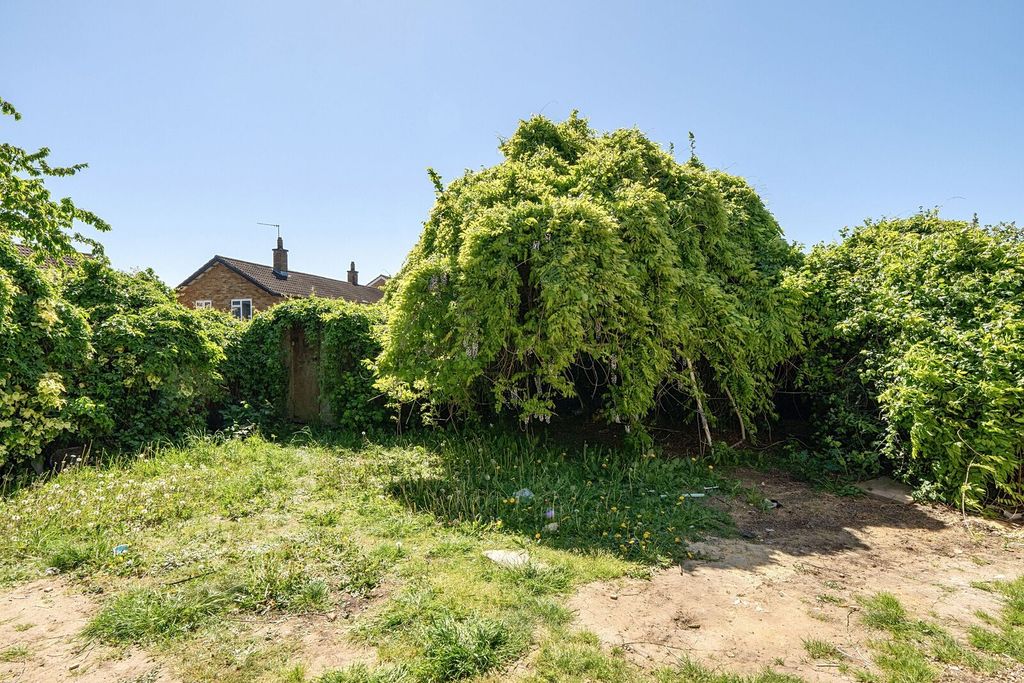 Property photo 3 of 23