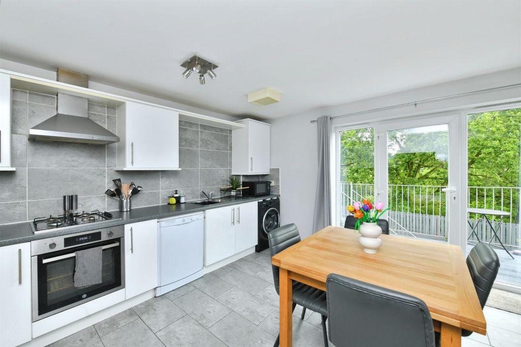 Property photo 2 of 23
