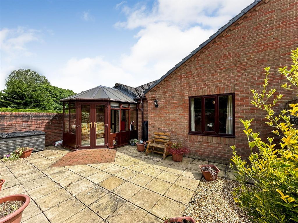 Property photo 3 of 12 Outside