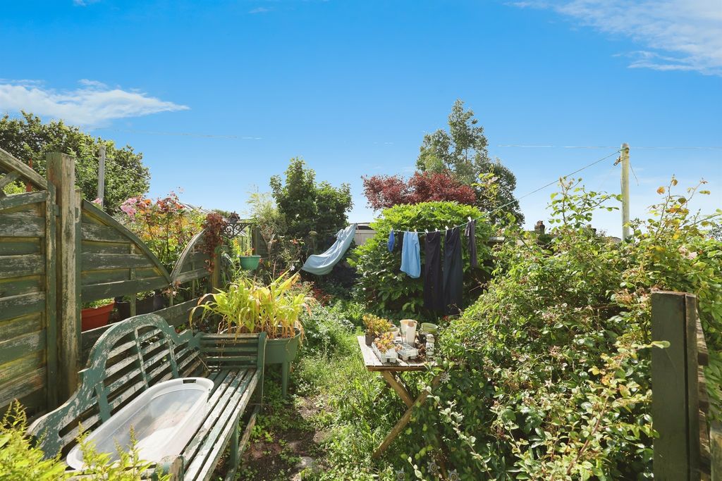 Property photo 3 of 16