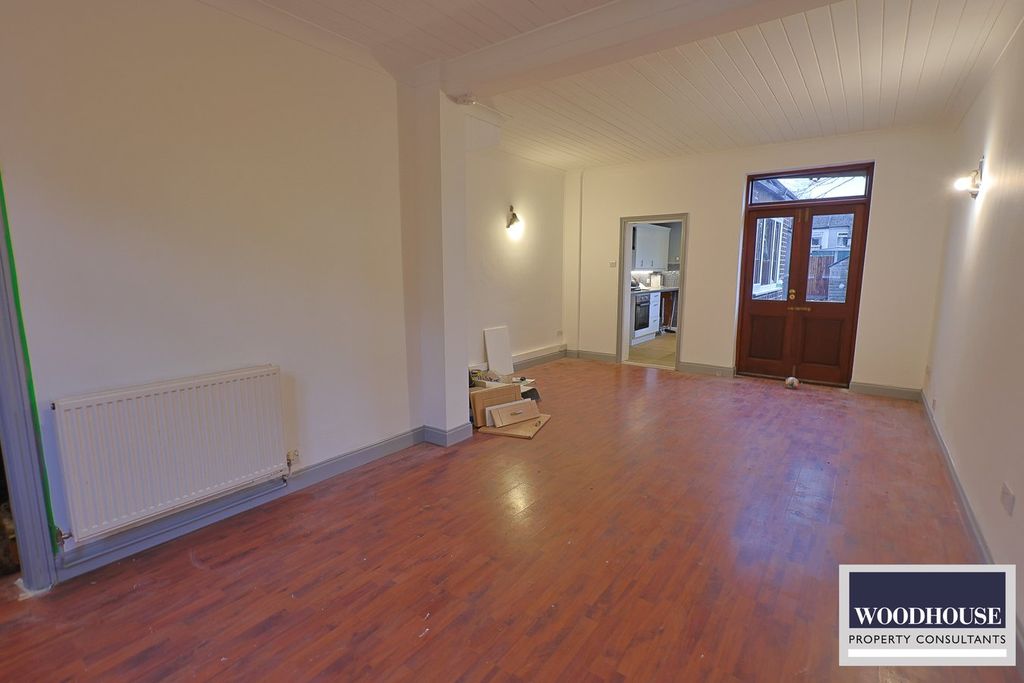 Property photo 3 of 25