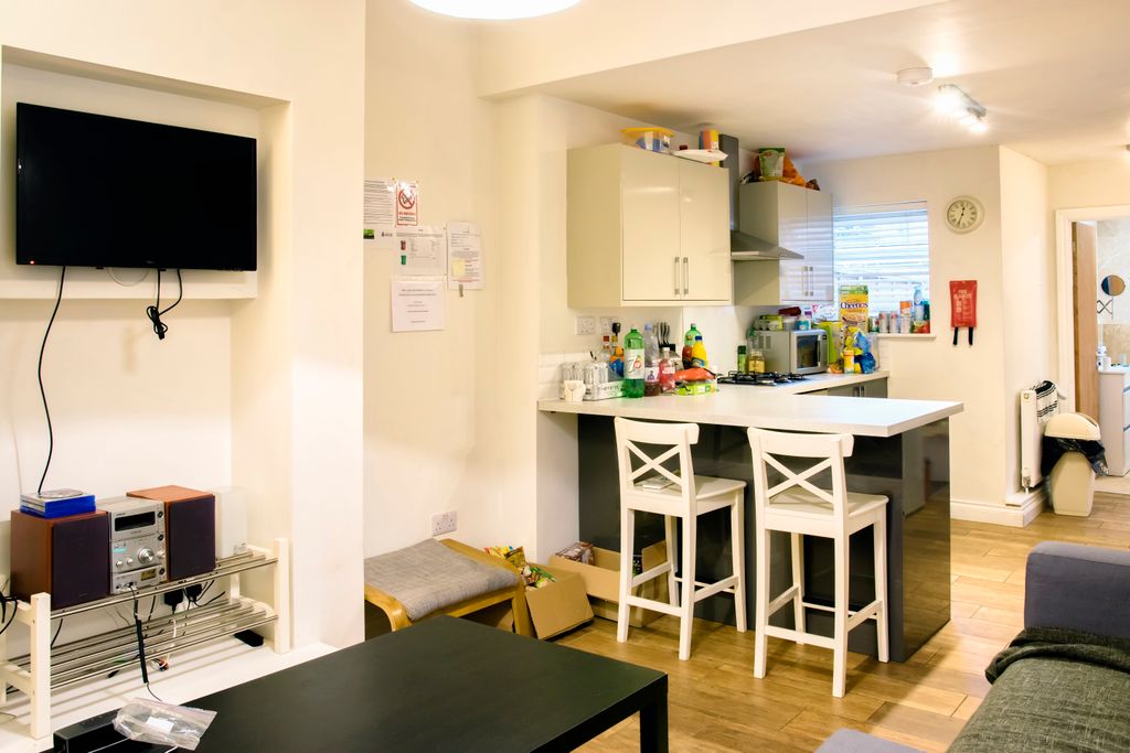 Property photo 2 of 8 Living Room