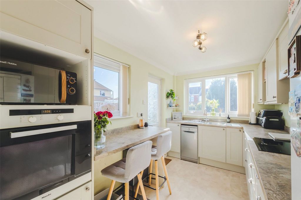 Property photo 3 of 11 Picture No. 10