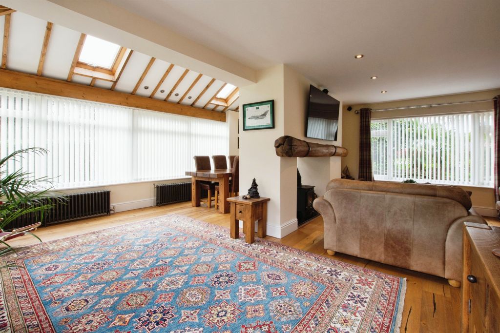 Property photo 3 of 31