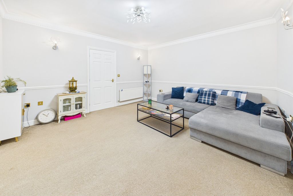 Property photo 3 of 12