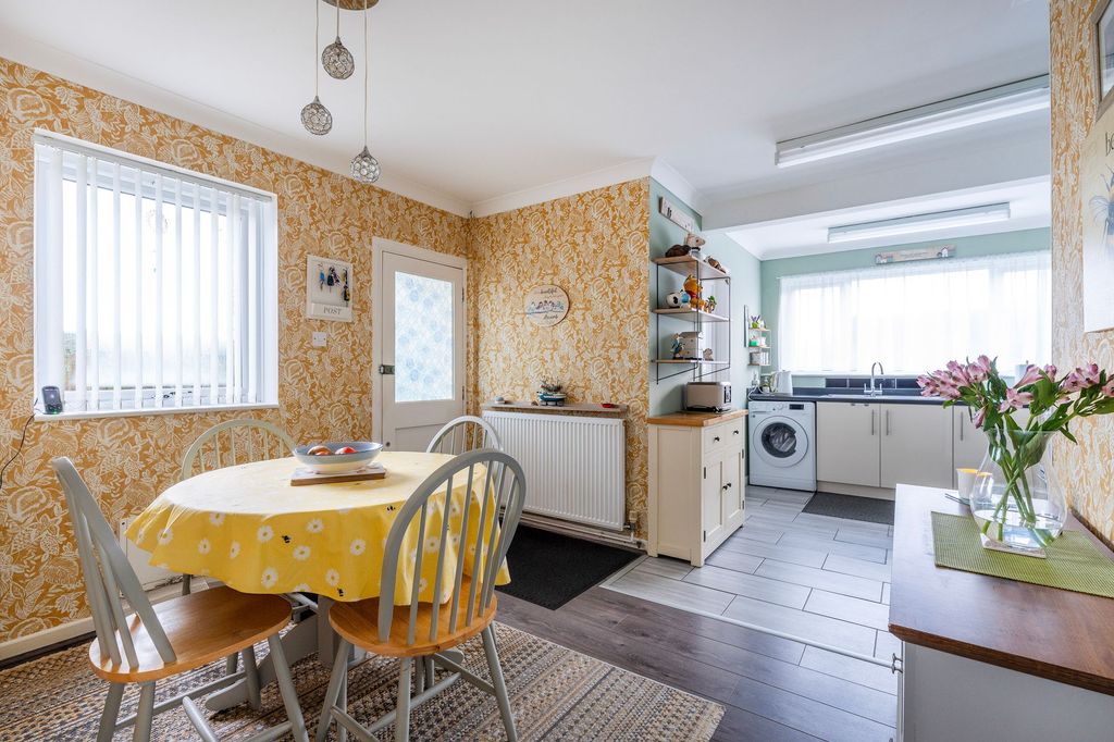 Property photo 3 of 21