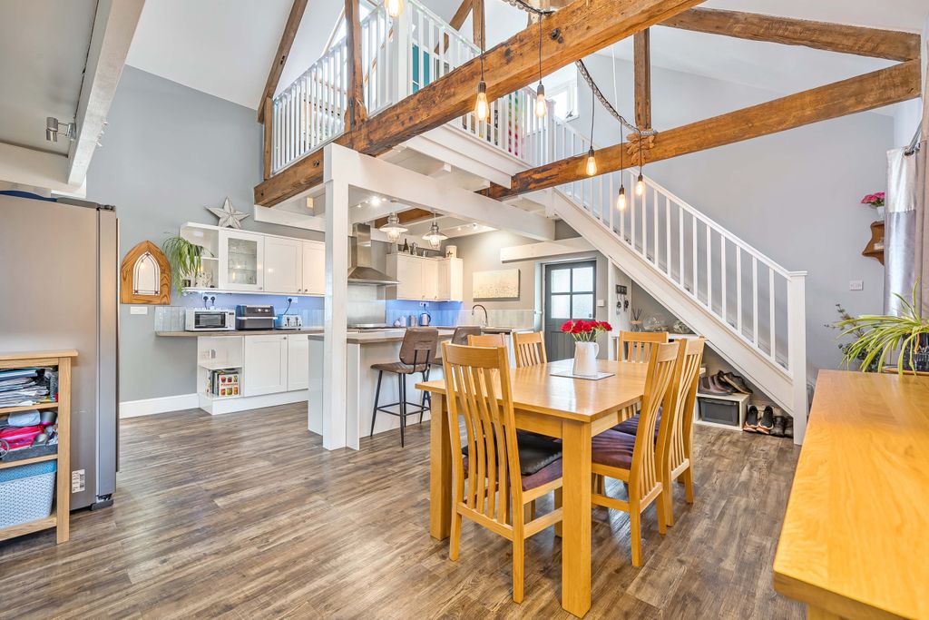 Property photo 2 of 18 Photo 2