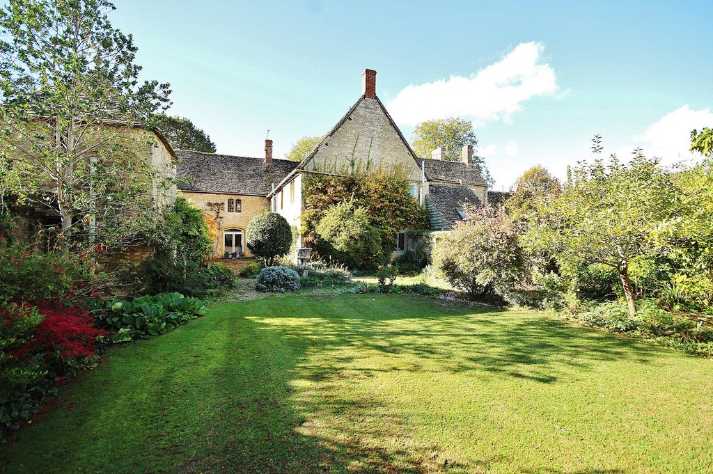 Property photo 1 of 48