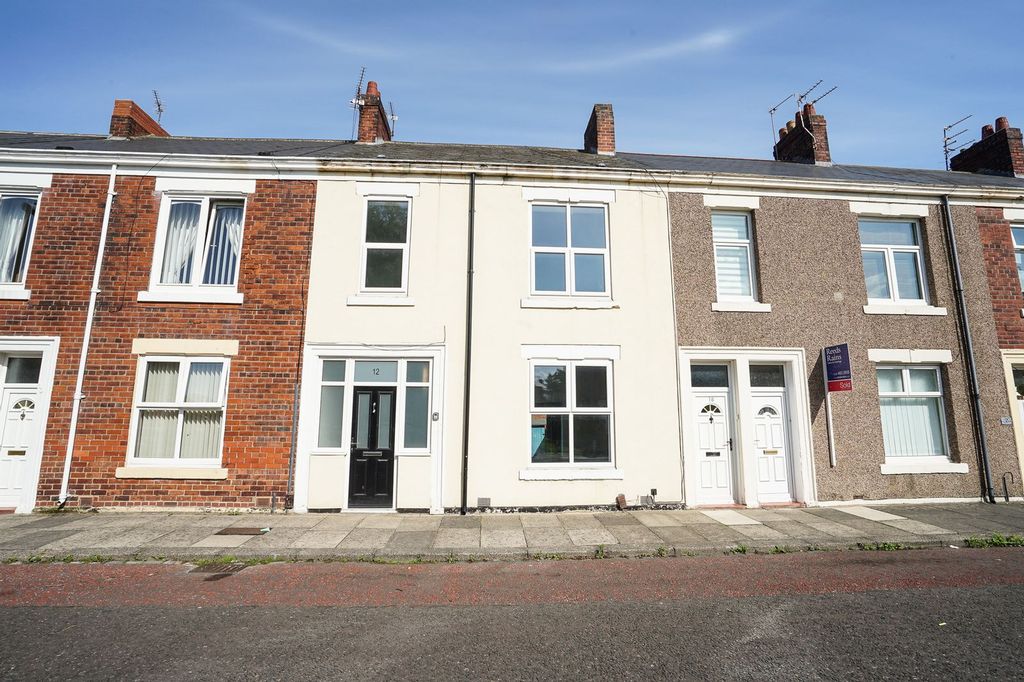 Property photo 1 of 9