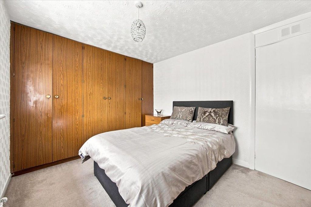 Property photo 3 of 22 17-11_Briar_Rd_Kirkintilloch_017.Jpg