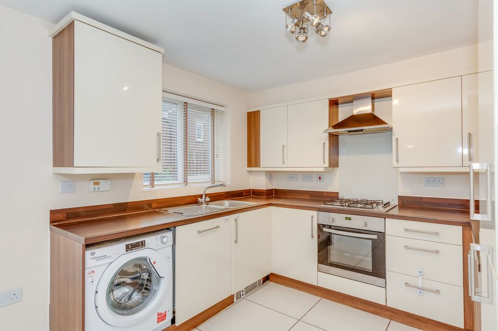 Property photo 3 of 23