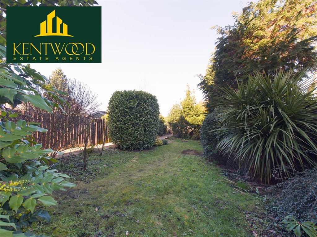 Property photo 1 of 11 2 Bedroom Ground Floor Victorian Maisonette With G