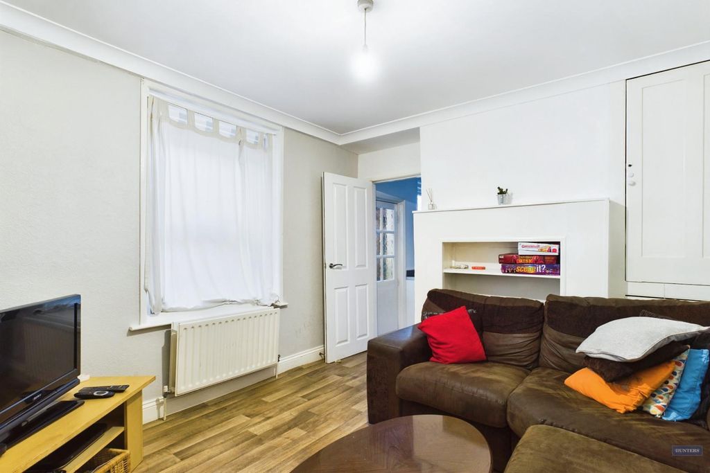 Property photo 2 of 8 Dde5Ebfb-Cam05152G0-Pr0006-Still004.Jpg