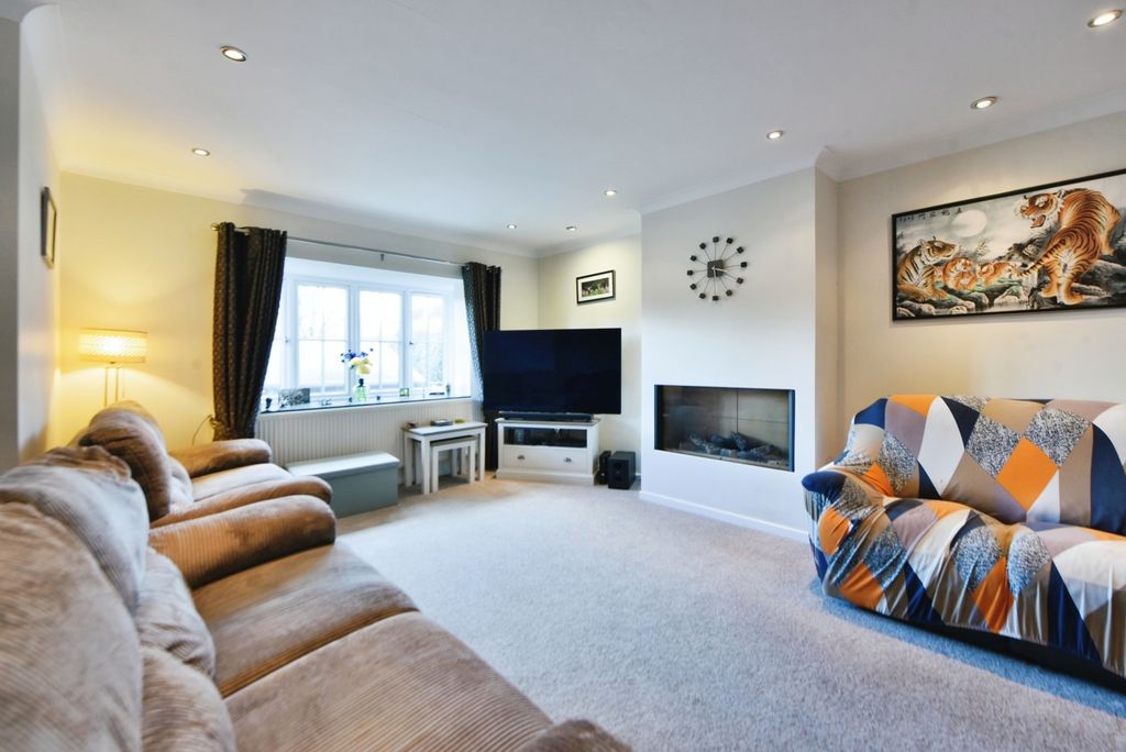 Property photo 3 of 19 Formal Lounge