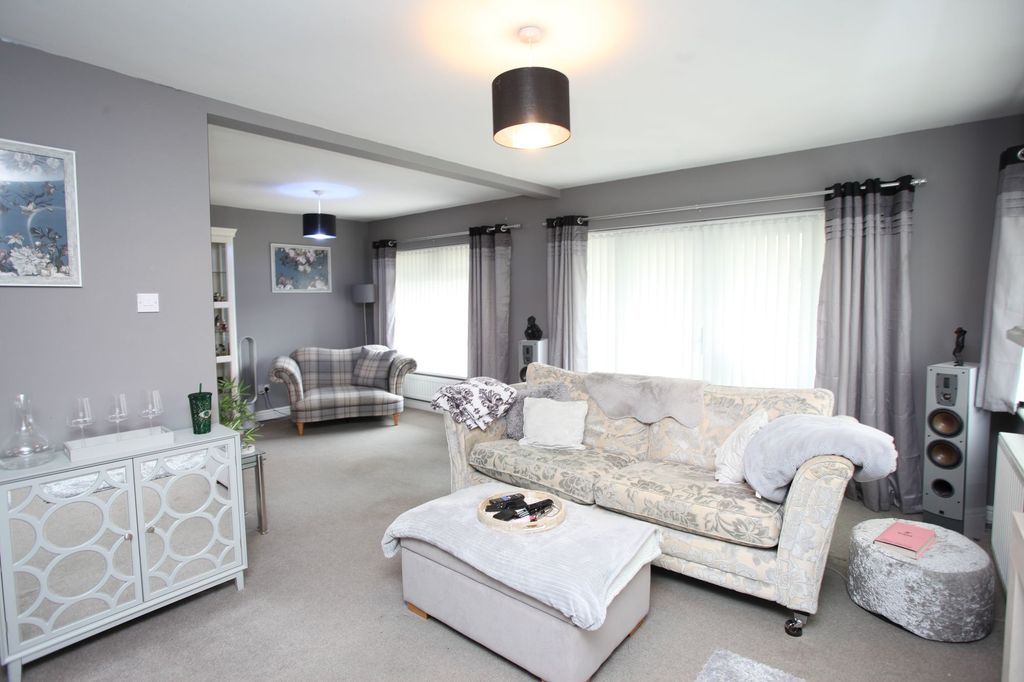 Property photo 3 of 41