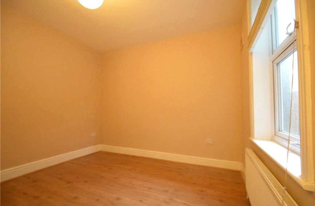 Property photo 3 of 6 Picture No. 04