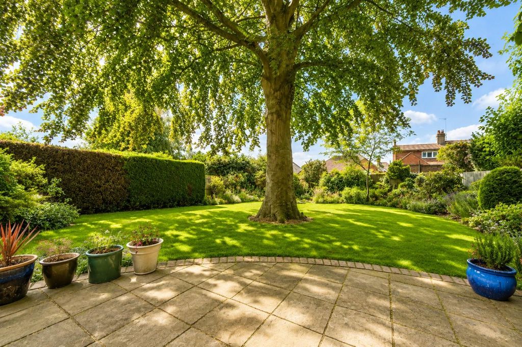 Property photo 3 of 26