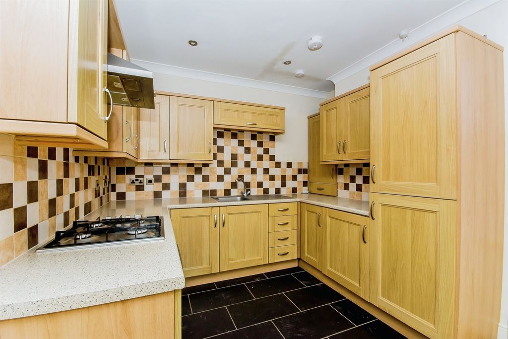 Property photo 2 of 17