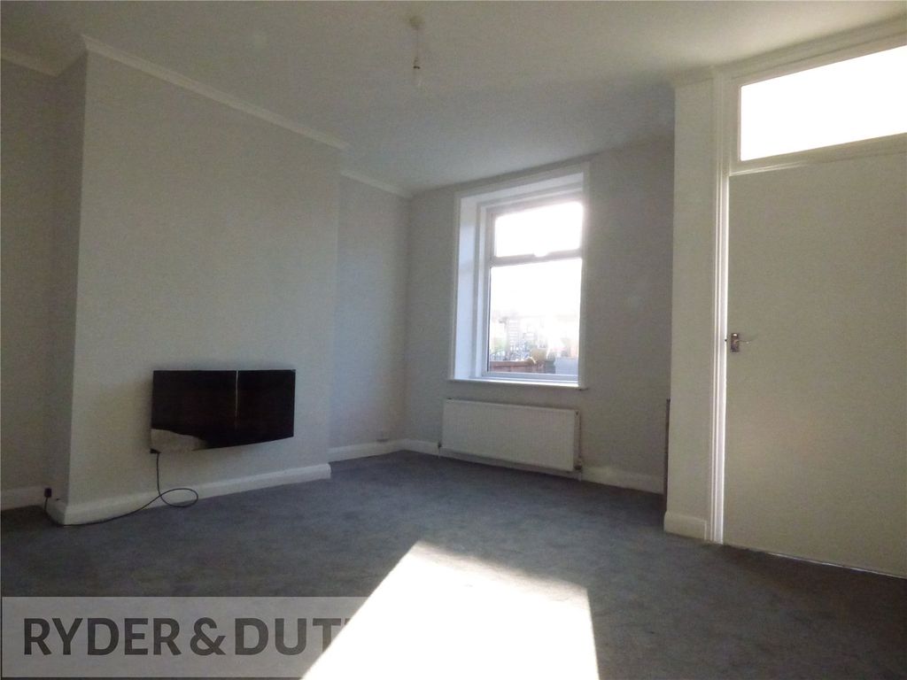 Property photo 2 of 15 Lounge