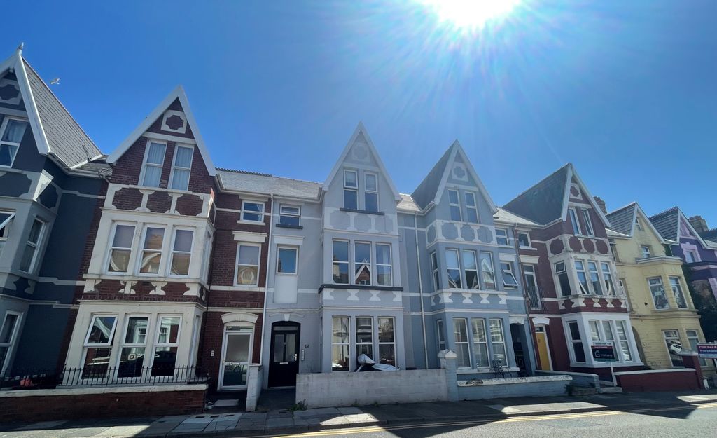 Property photo 1 of 13 Exterior Porthcawl Cf36