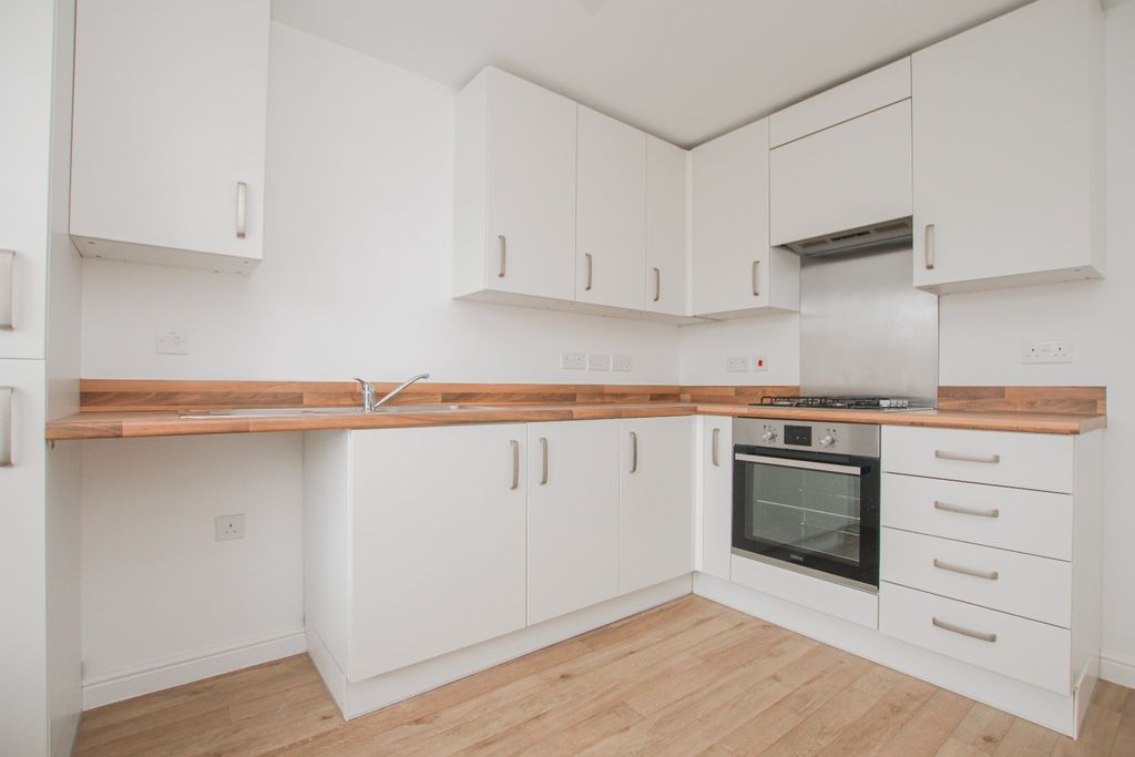 Property photo 3 of 20 5068182