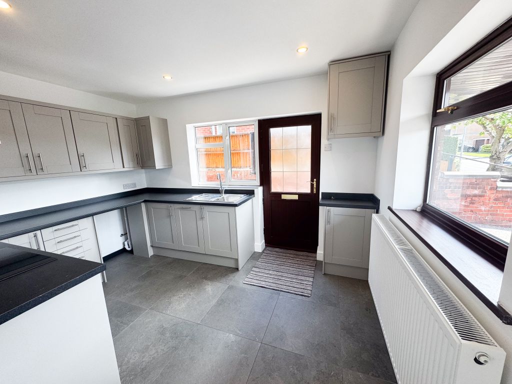 Property photo 2 of 13 Img_4075