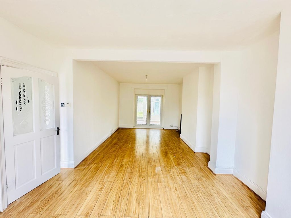 Property photo 2 of 10 Gallery