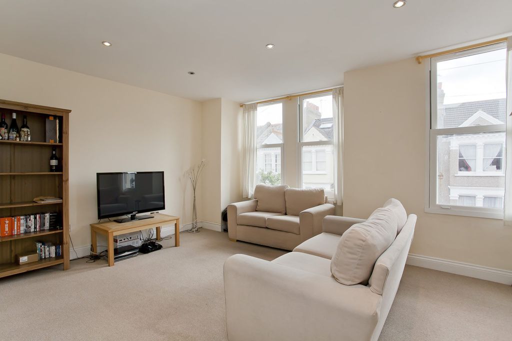 Property photo 2 of 9