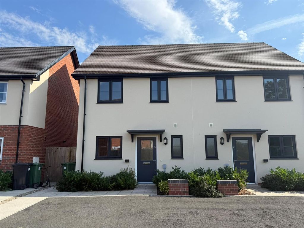 Property photo 1 of 15 c8c87Eee-18Bf-4915-A76E-A0B2d68Cb599.Jpg