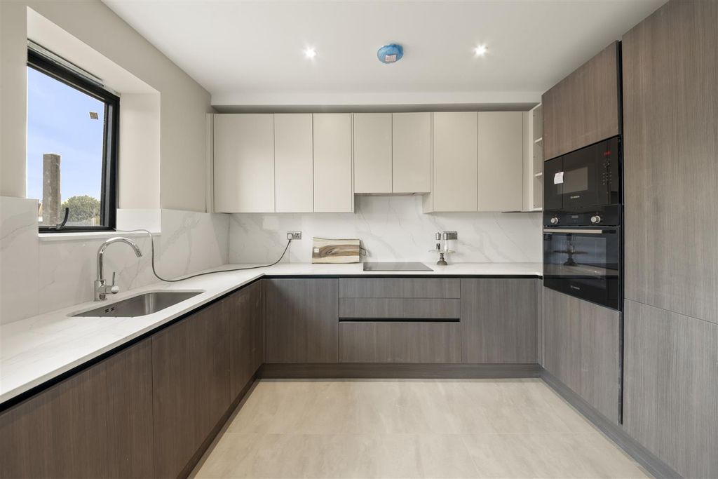 Additional image 7 of 3 bed end terrace house for saleField Road, Feltham TW14