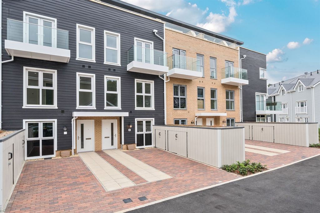 Property photo 1 of 12 (Main)