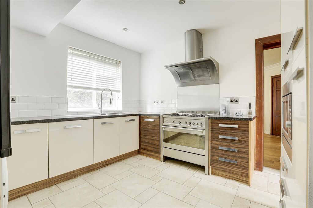 Property photo 3 of 17 09.Jpg