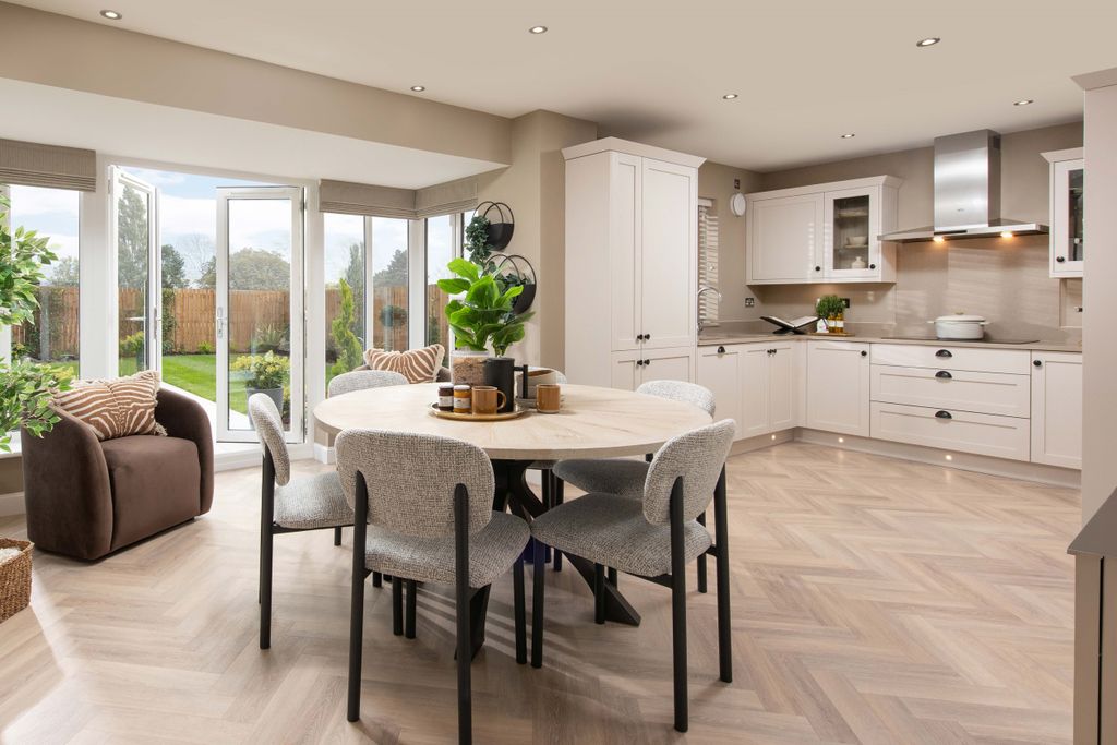 Property photo 2 of 9 Castra Park Winstone