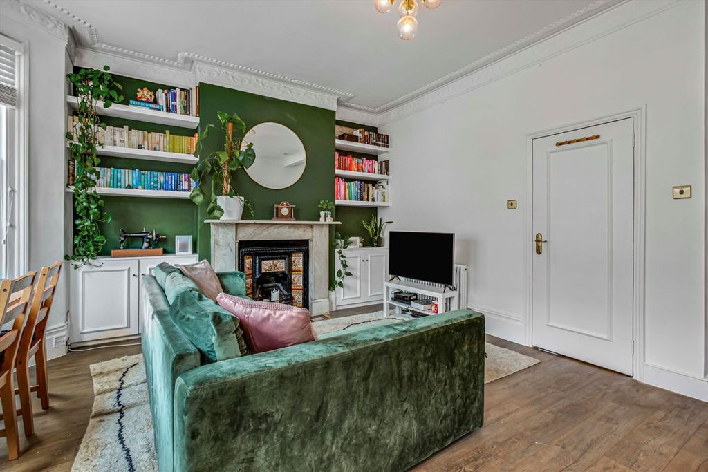 Property photo 2 of 8