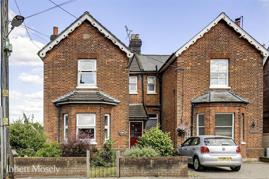 Property photo 2 of 11 1.  Crossways, London Road, Westerham, Tn16 1Dp -
