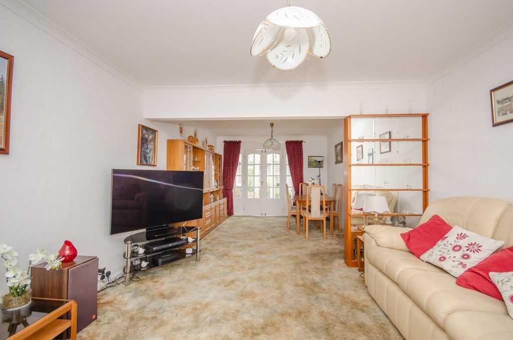 Property photo 2 of 21 Lounge Pic 2.Jpg