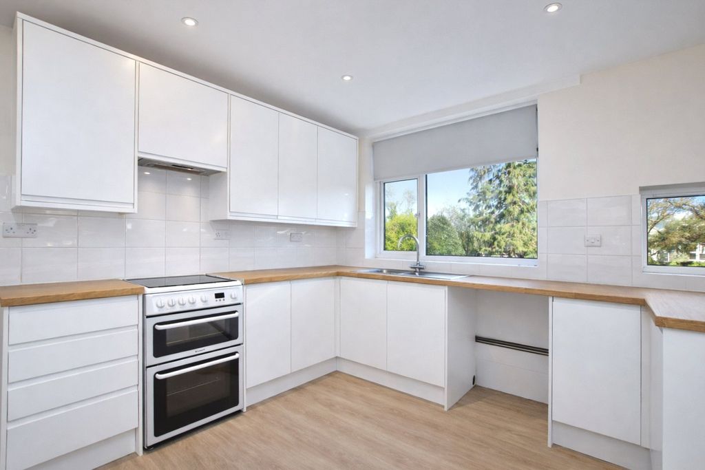 Property photo 2 of 14 Picture No. 21