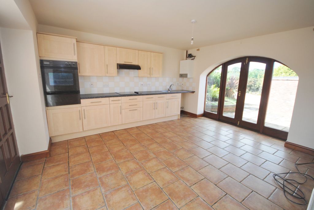 Property photo 3 of 11