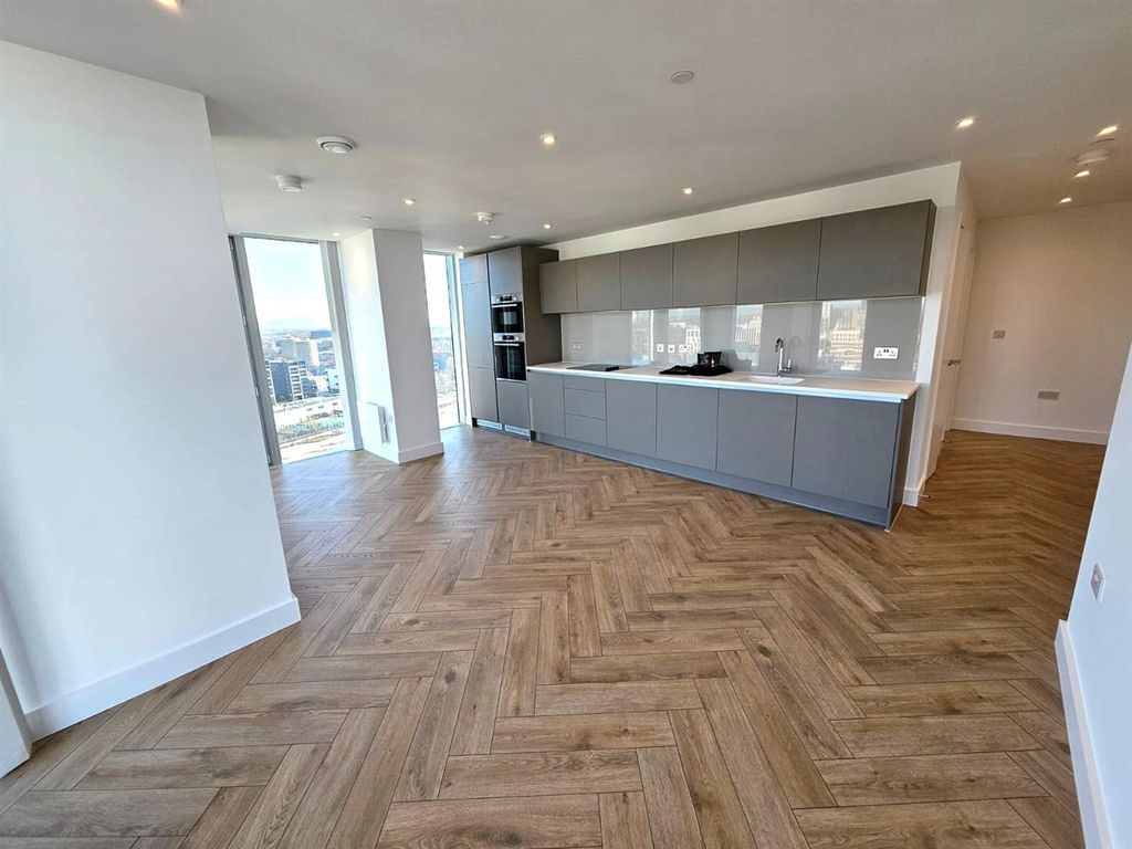 Property photo 3 of 48 Whatsapp Image 2026-02-17 At 17.38.21.Jpeg