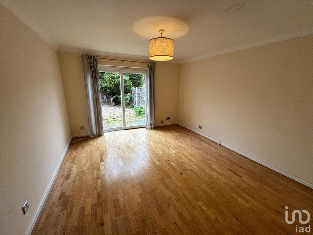 Property photo 2 of 5