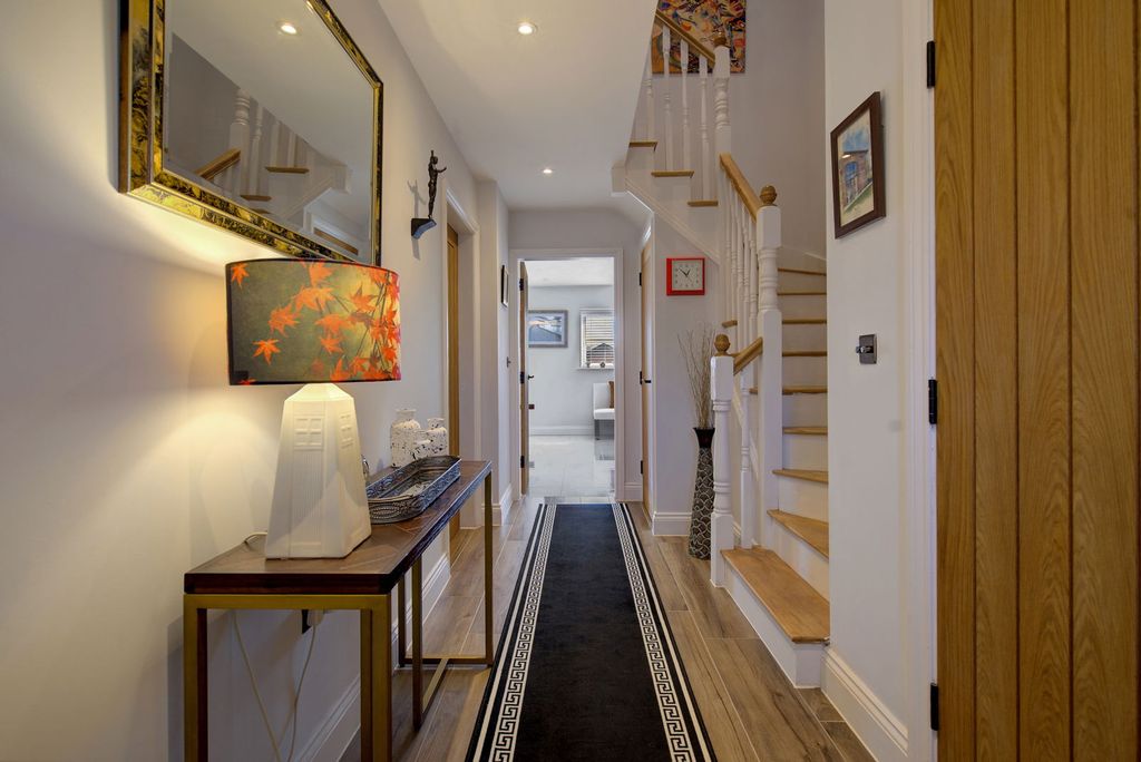 Property photo 2 of 29